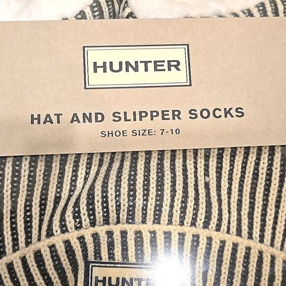 Hunter Hat & Slipper Socks Boxed Set - Picture 6 of 7